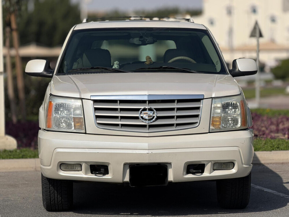 Cadillac Escalade - 2
