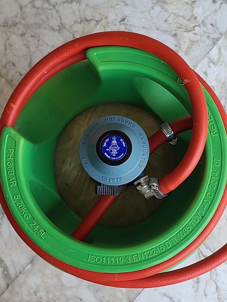 Gas cylinder with regulator - 2