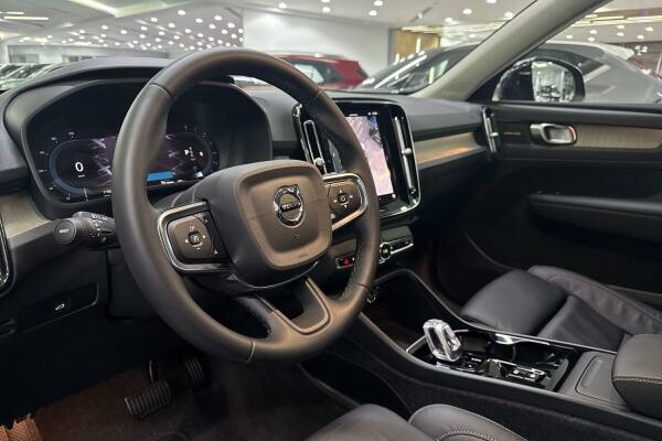 VOLVO XC40 B4ULTIMATE DARK 7,754KM - 5