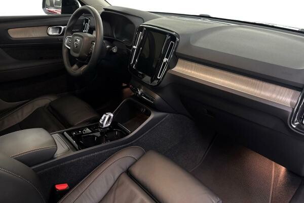 VOLVO XC40 B4ULTIMATE DARK 7,754KM - 2