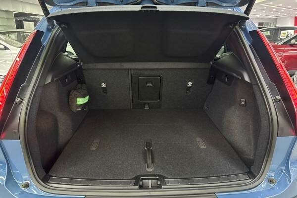 VOLVO XC40 B4ULTIMATE DARK 7,754KM - 3