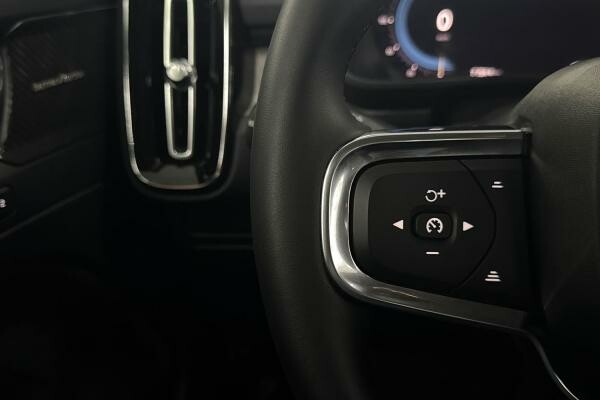 VOLVO XC40 B4ULTIMATE DARK 7,754KM - 6
