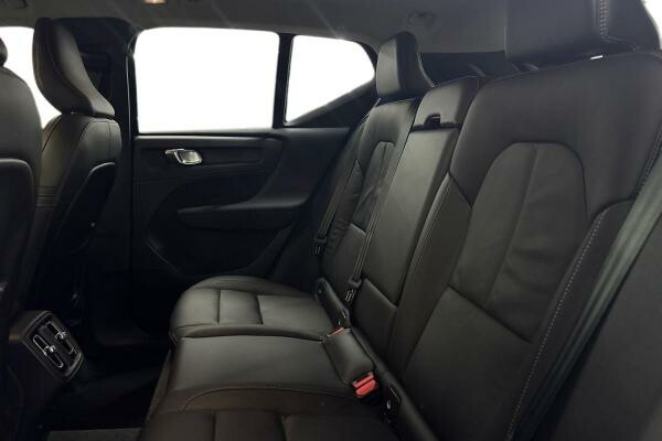 VOLVO XC40 B4ULTIMATE DARK 7,754KM - 14