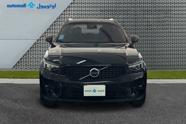 VOLVO XC40 B4 ULTIMATE DARK 13,517 - 10