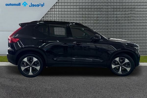 VOLVO XC40 B4 ULTIMATE DARK 13,517 - 7