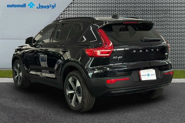 VOLVO XC40 B4 ULTIMATE DARK 13,517 - 3