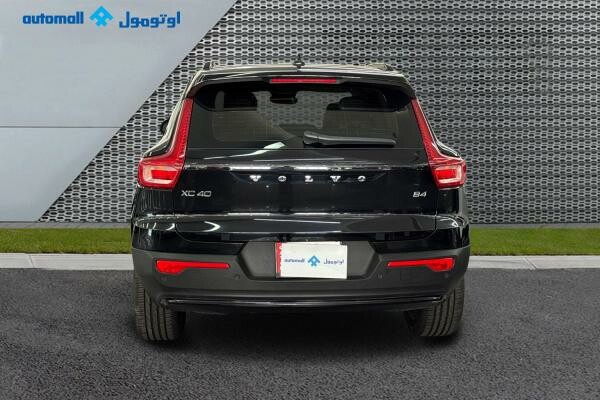 VOLVO XC40 B4 ULTIMATE DARK 13,517 - 6