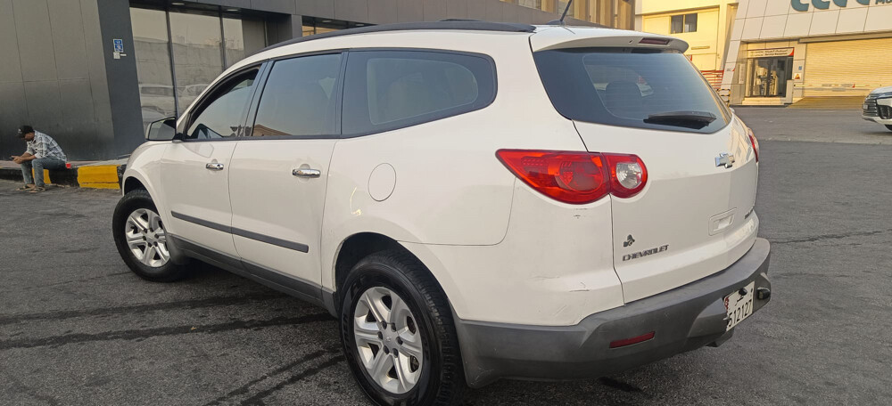 Chevrolet (Traverse LS 2012 model) - 3