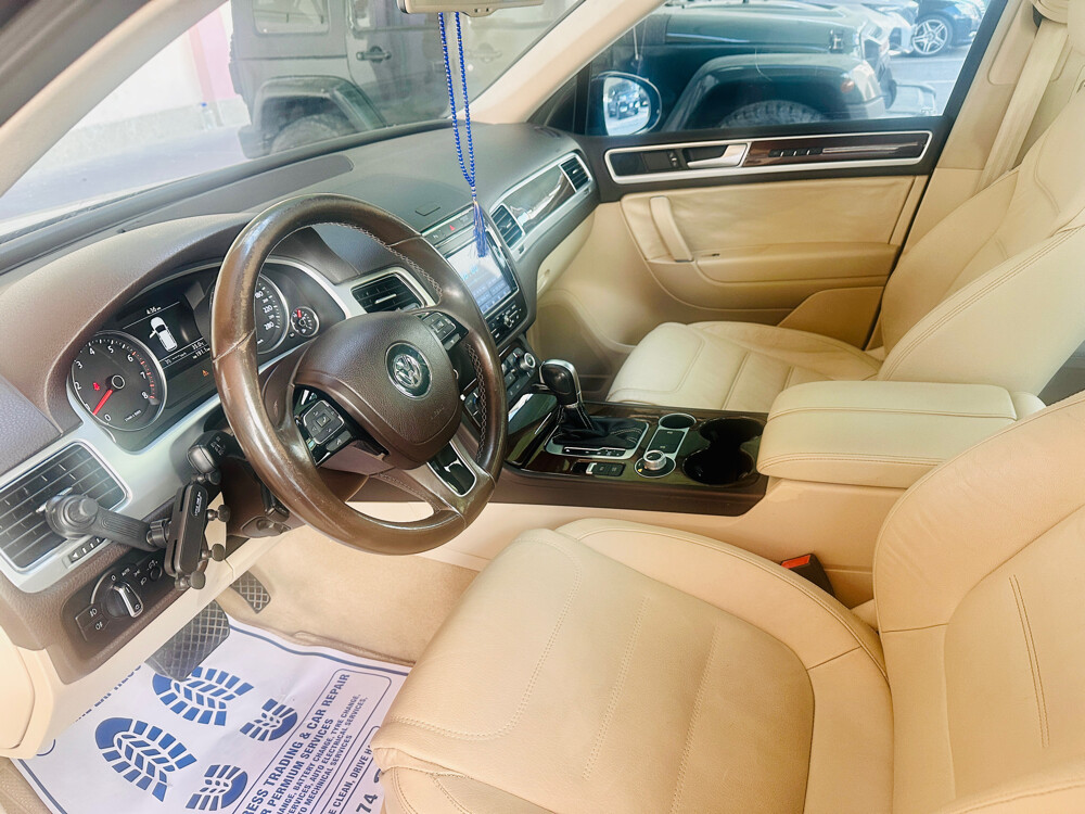 Volkswagen Touareg 2015 for Sale - 8
