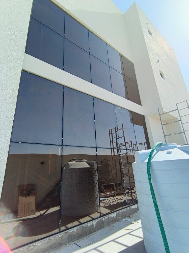 Glass technicians required - 11