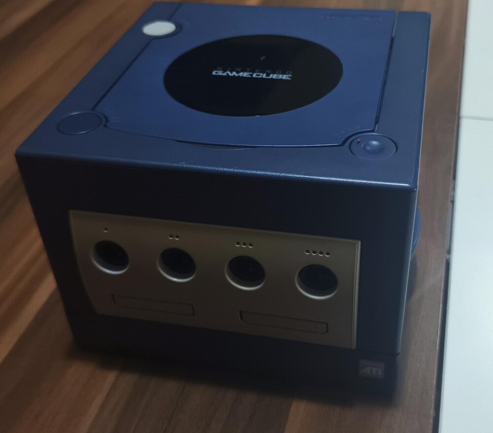 Nintendo Gamecube Model: DOL-001 US - 1