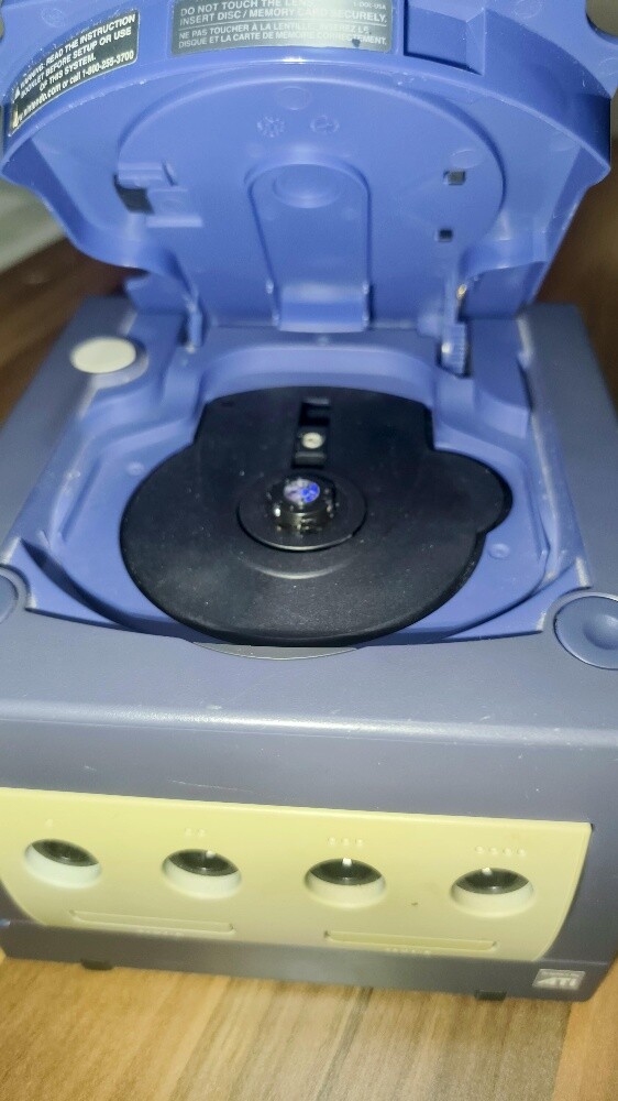Nintendo Gamecube Model: DOL-001 US - 6