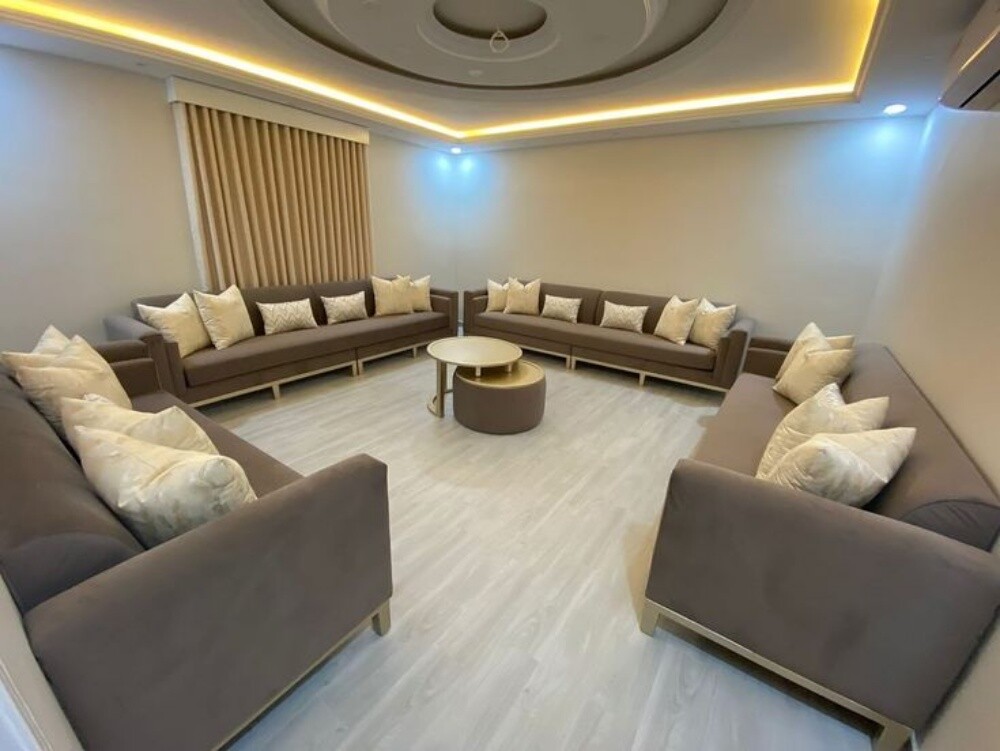 Call ro WhatsApp
70183438 - 3