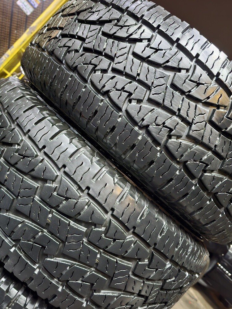 285-70-17,,,Roadstone brand - 8