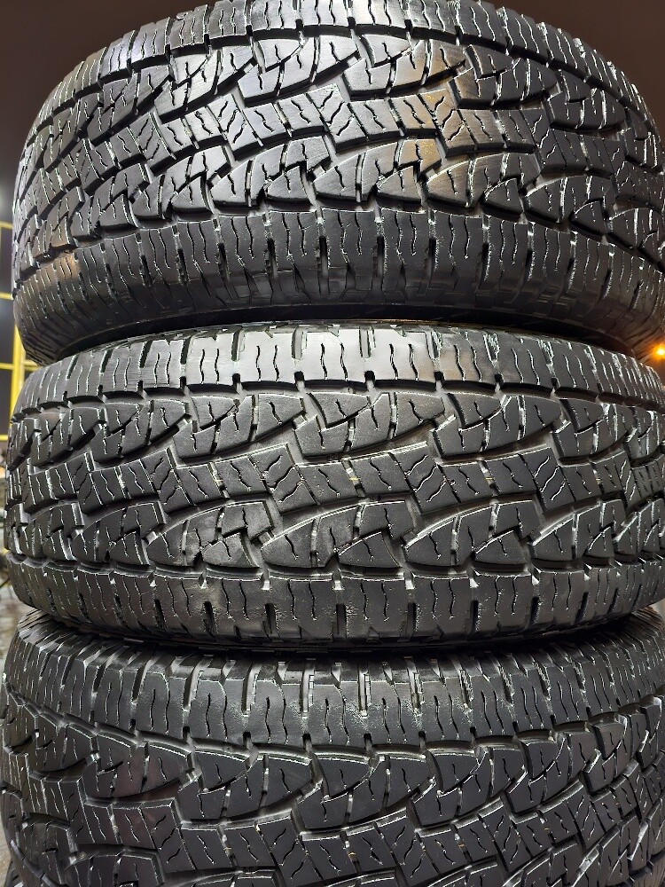 285-70-17,,,Roadstone brand - 10