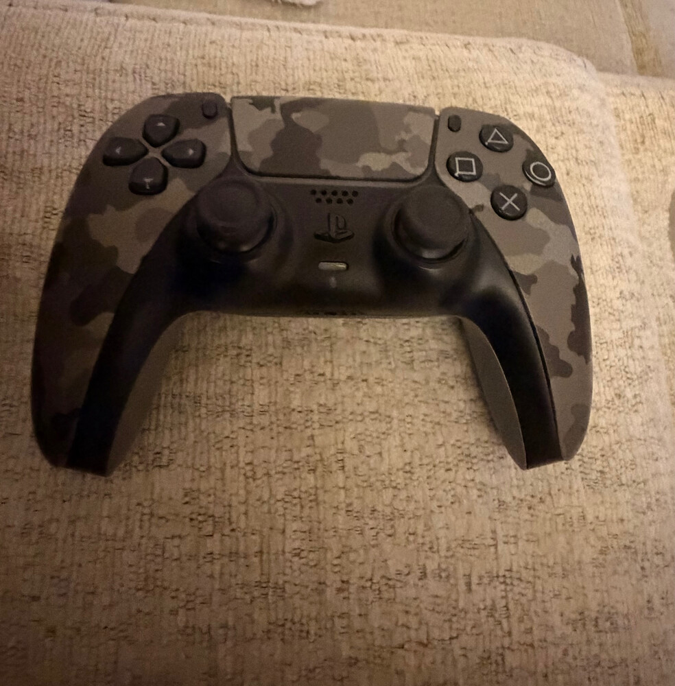 Sony 5 controller - 1
