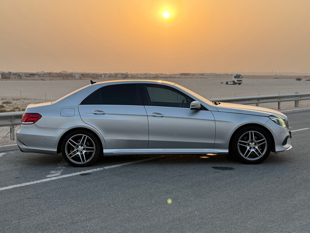Mercedes Benz E300 - 2