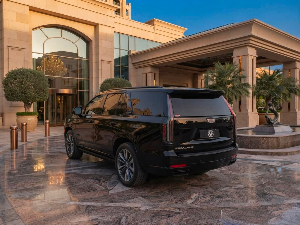 Cadillac Escalade - 2