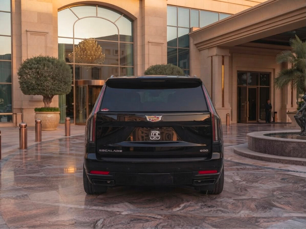 Cadillac Escalade - 3