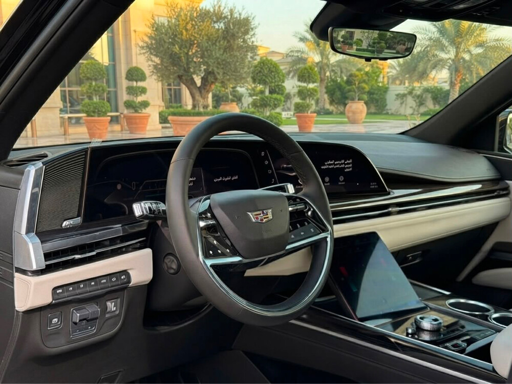 Cadillac Escalade - 7