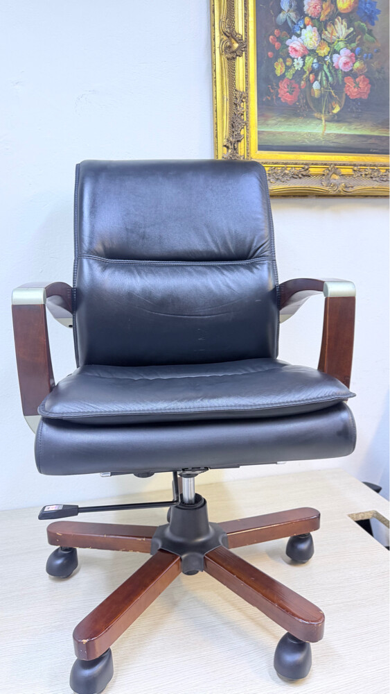 office maneger Chair - 3