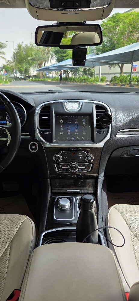 chrysler 300c 2016 full options - 8
