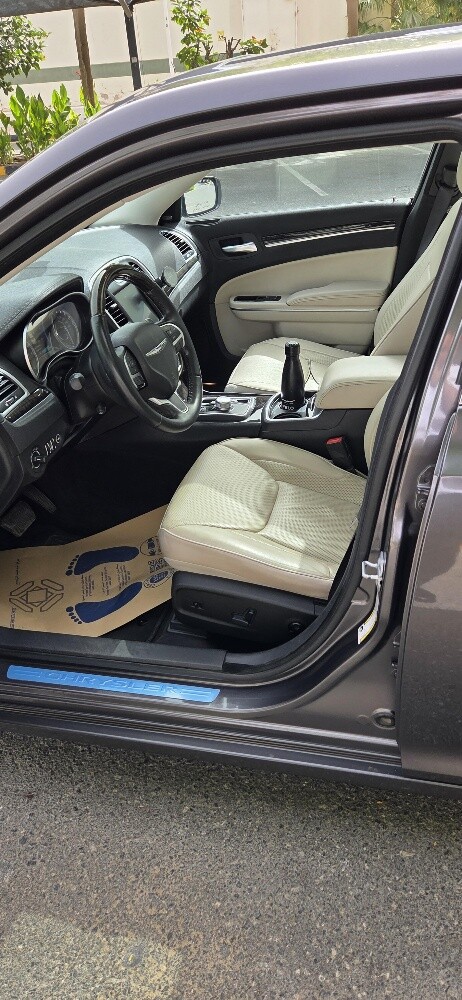 chrysler 300c 2016 full options - 7