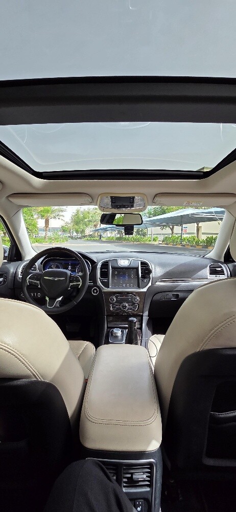 chrysler 300c 2016 full options - 9