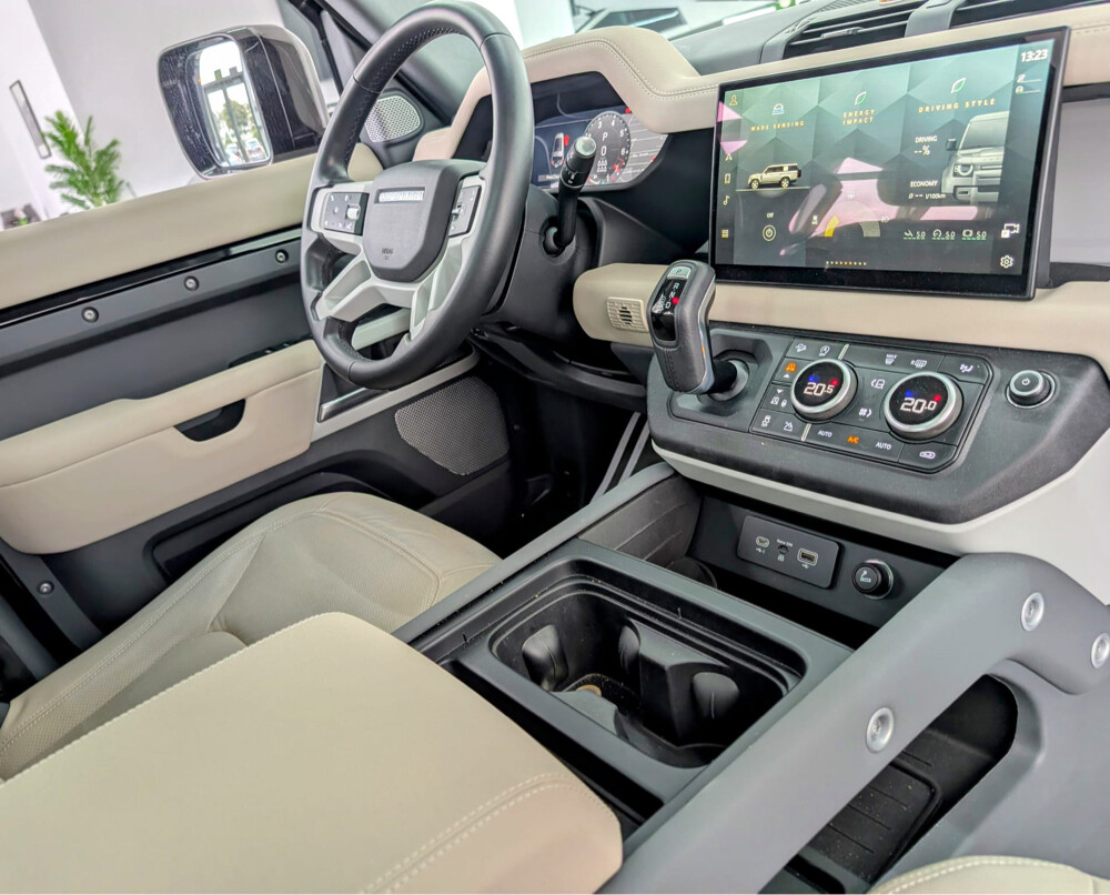 2023 Land Rover Defender 130 - 8