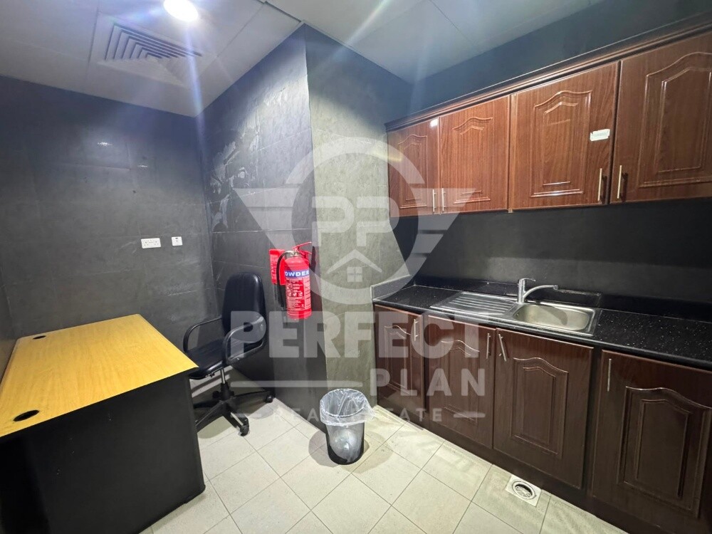 Offices for rent in Old Al Ghanim - 7