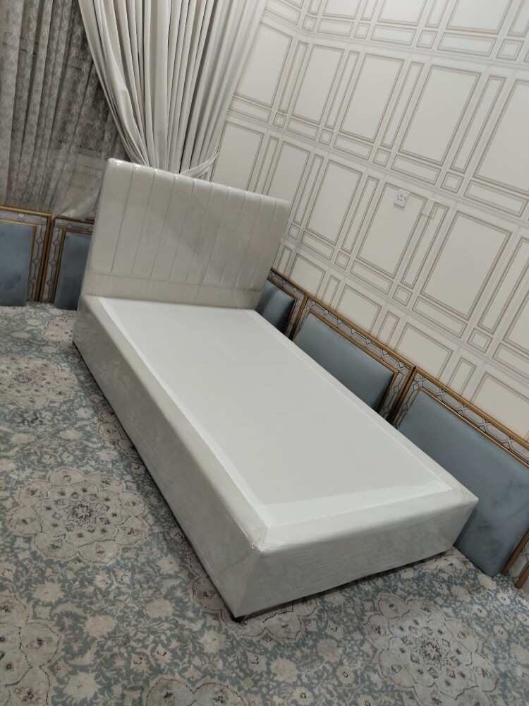 Bed or mattress available - 6