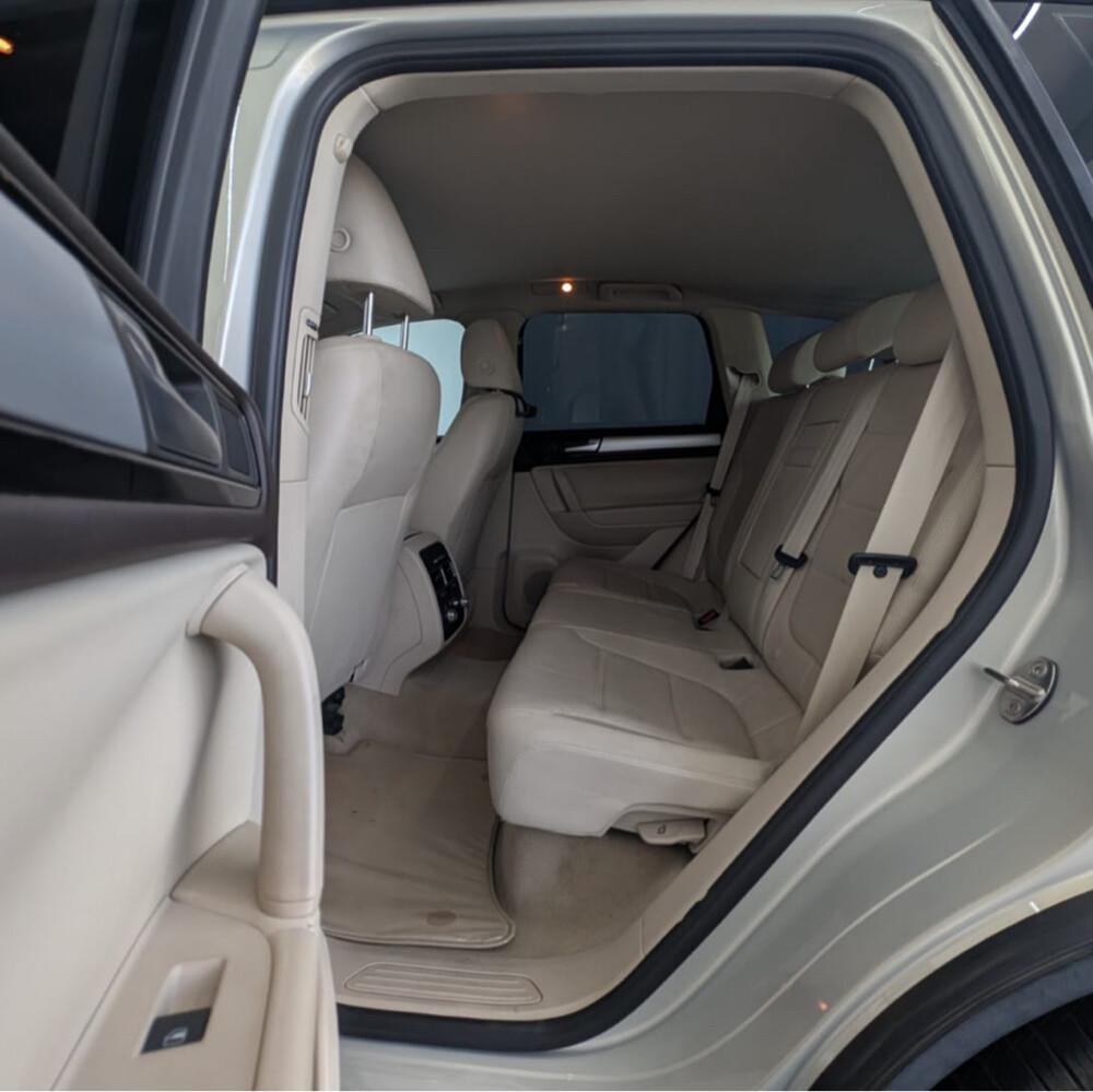 2015 Volkswagen Touareg  - 9