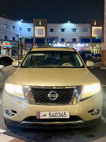 Low Mileage Pathfinder 2014 - 2