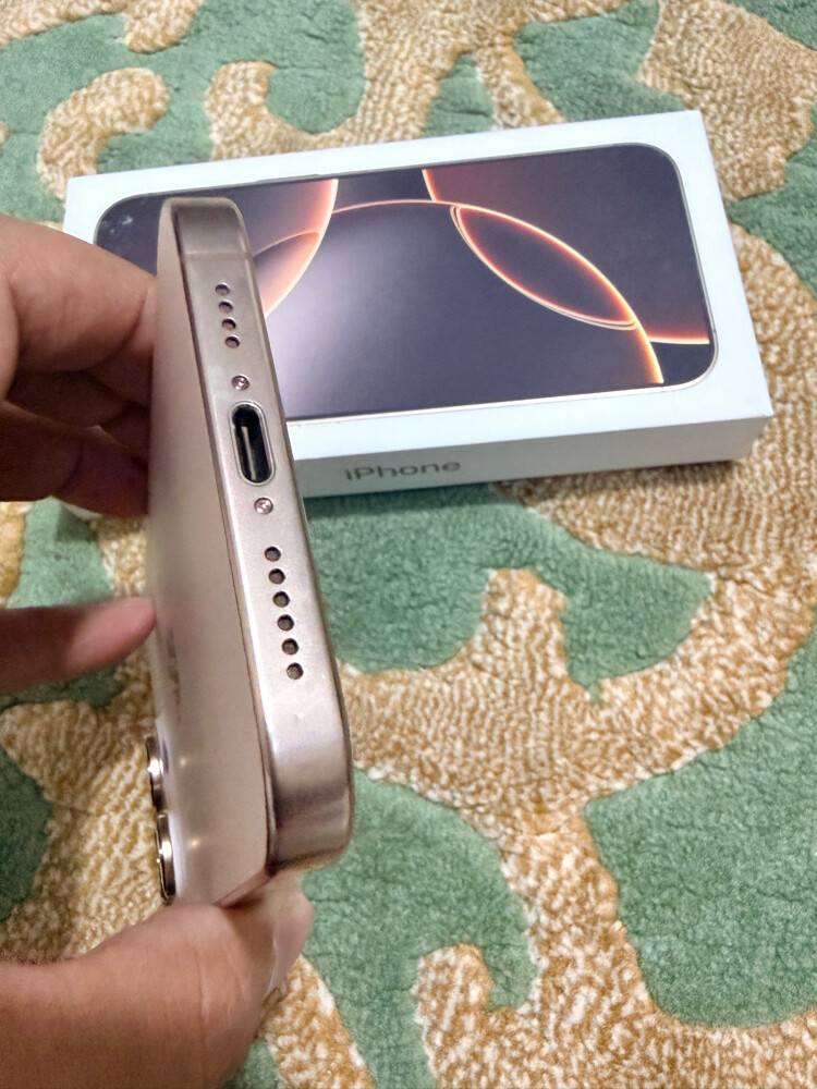  ايفون 16 برو ماكس نظيف جدا - 5