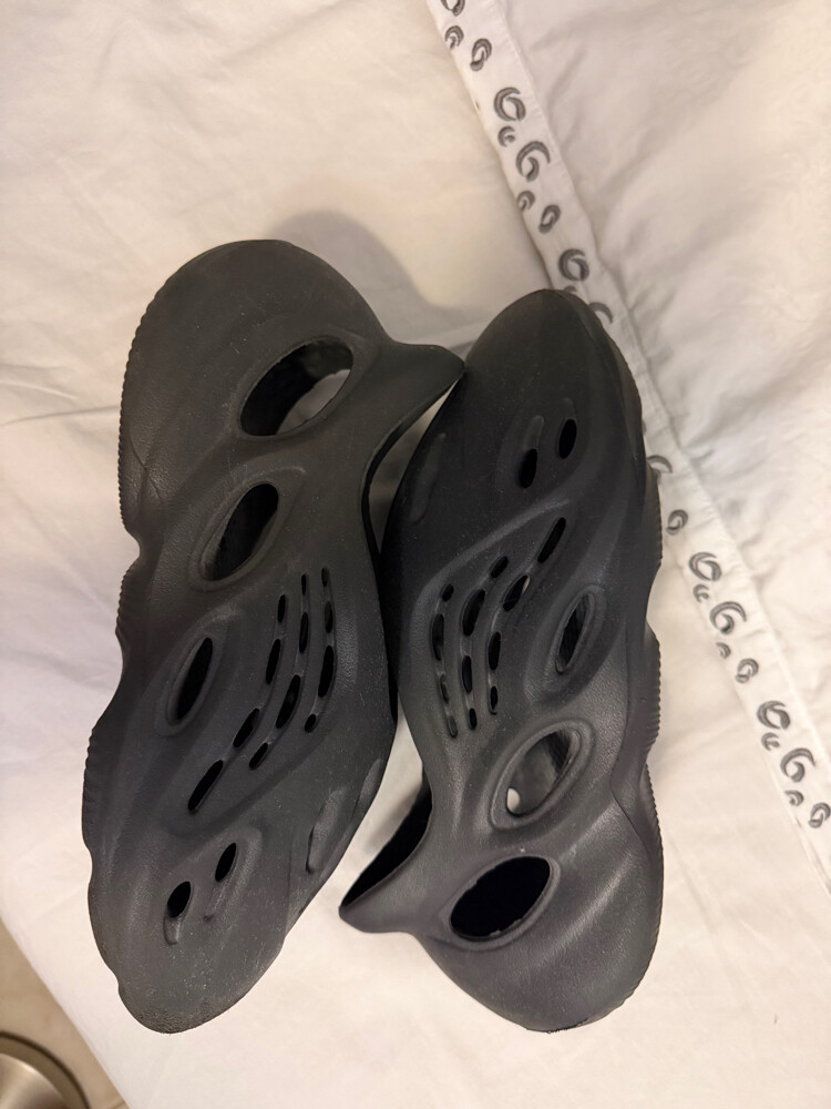 4 shoes for sale I give cheap price - 1
