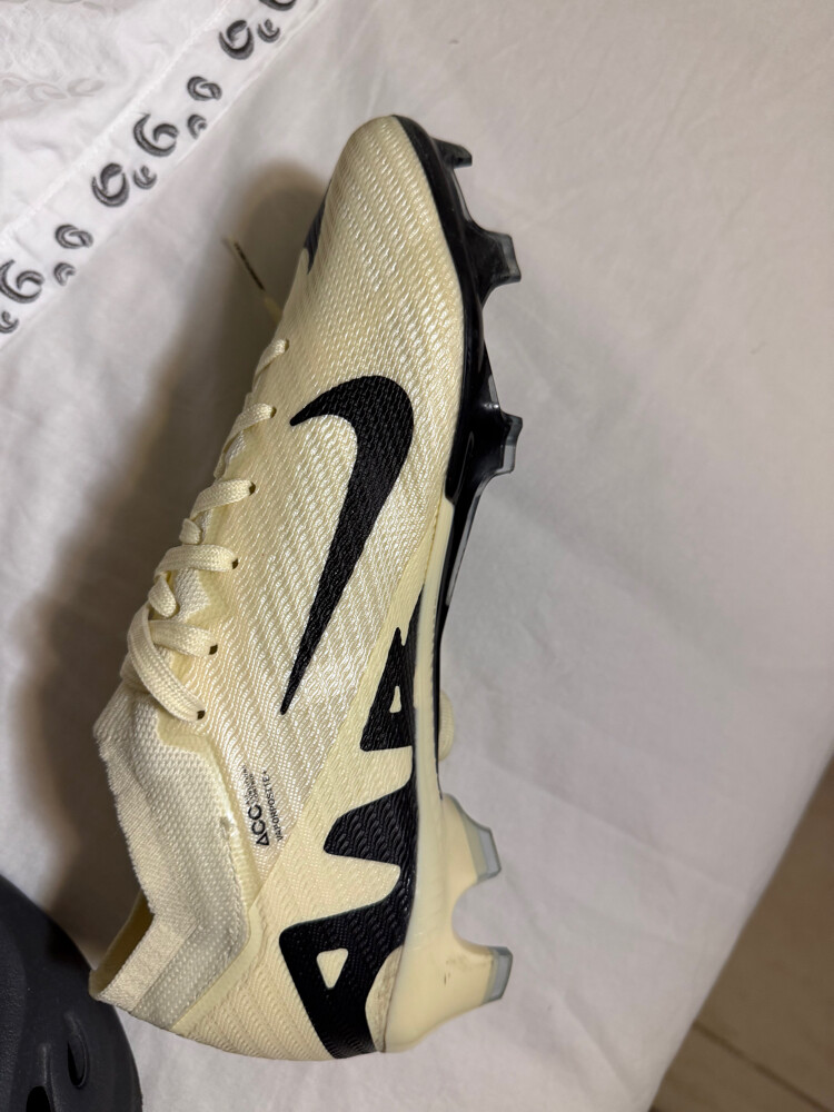 4 shoes for sale I give cheap price - 18