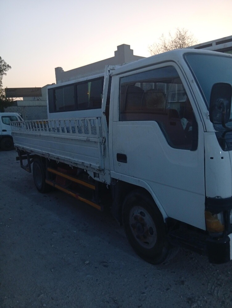 Mitsubishi 3ton Truck - 2
