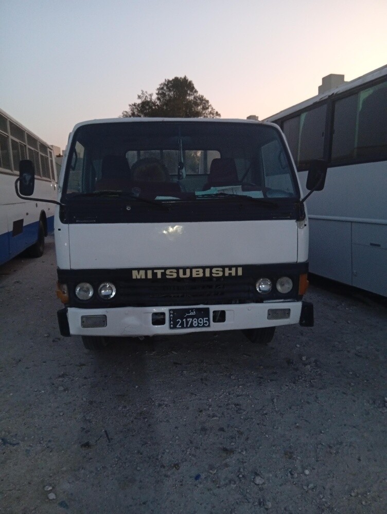 Mitsubishi 3ton Truck - 1