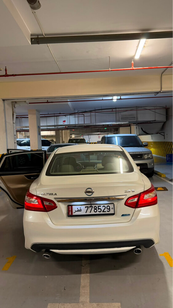 Nissan Altima - 2