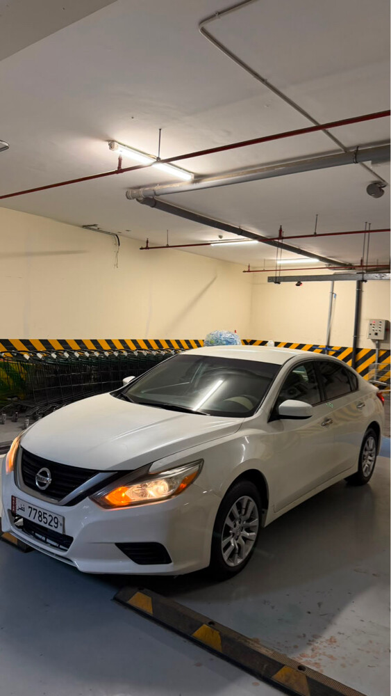 Nissan Altima - 5
