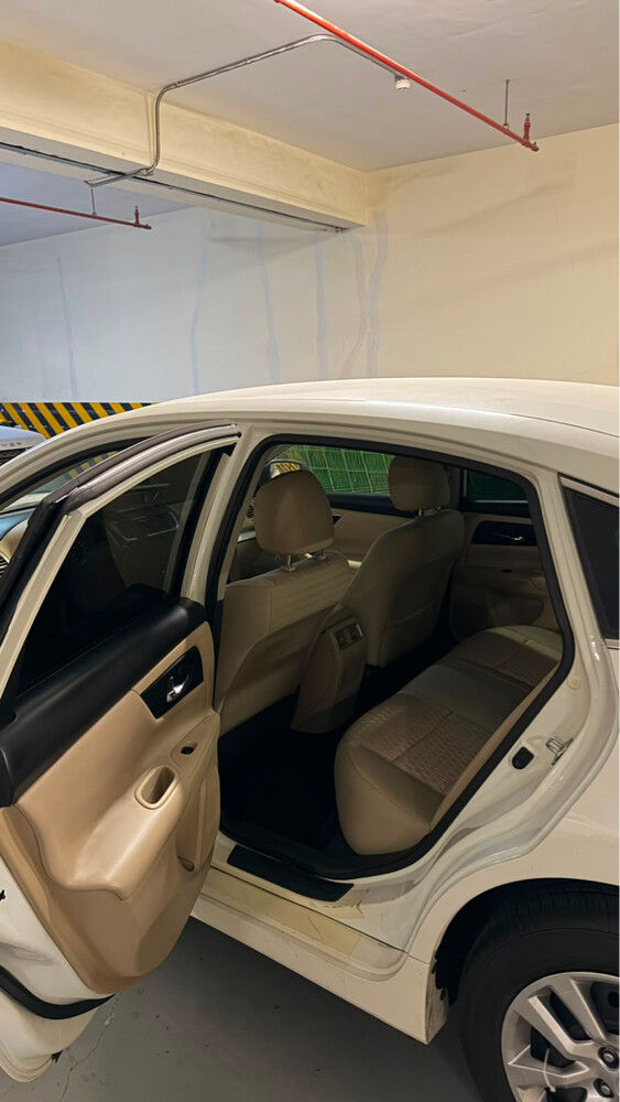Nissan Altima - 10