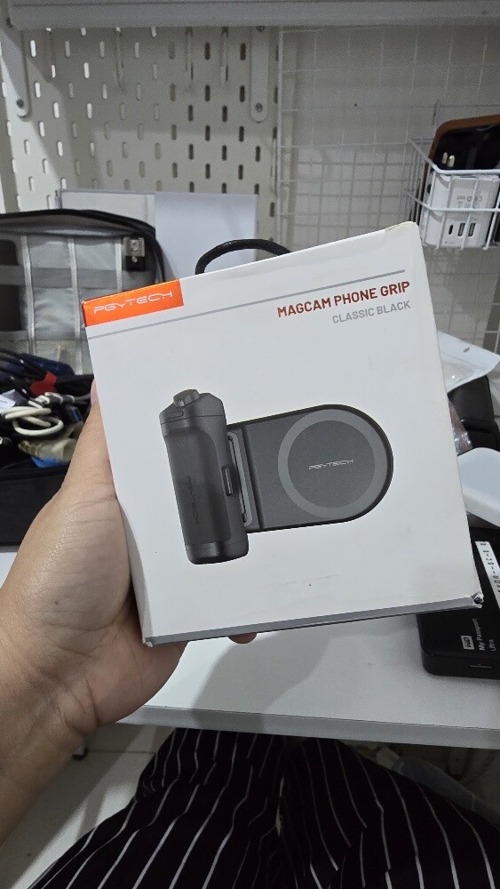 MagCam 2 Phone Grip - 1