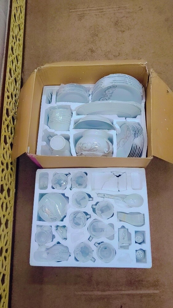 Dinner set fine - 4