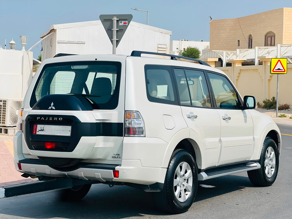 MITSUBISHI PAJERO 2022  - 3