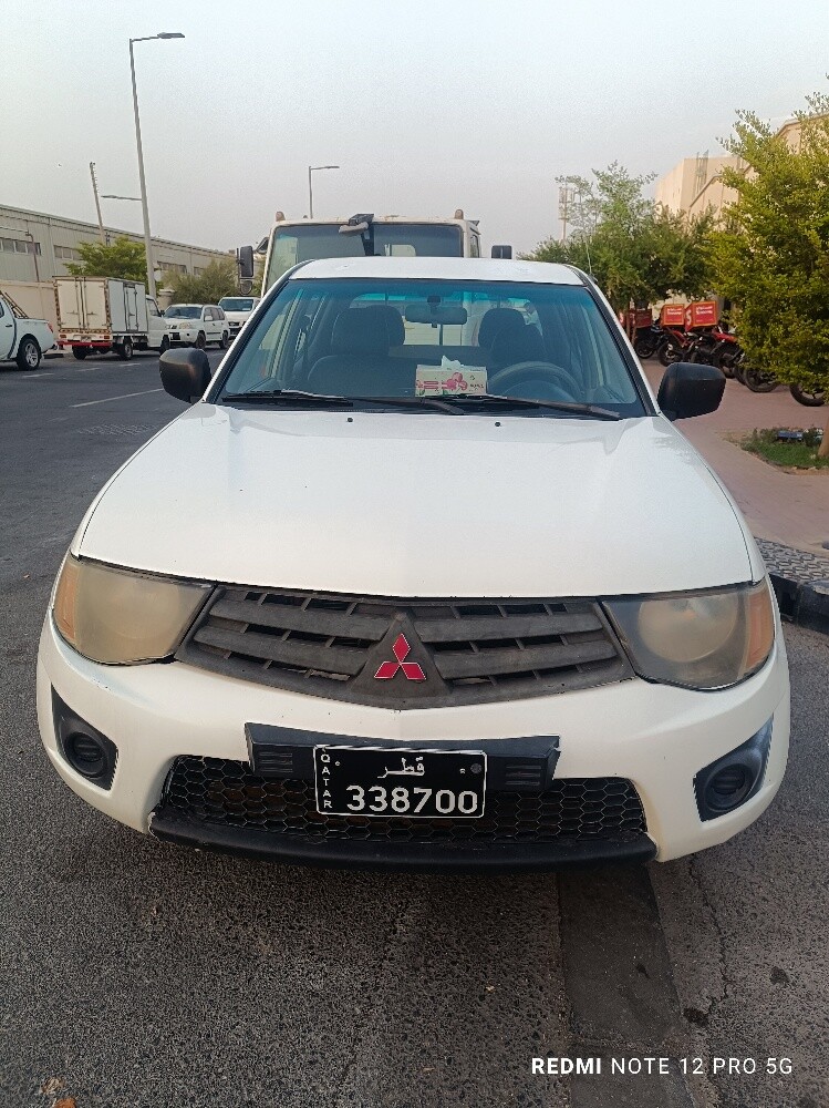 Mitsubishi pickup in good condition - 1