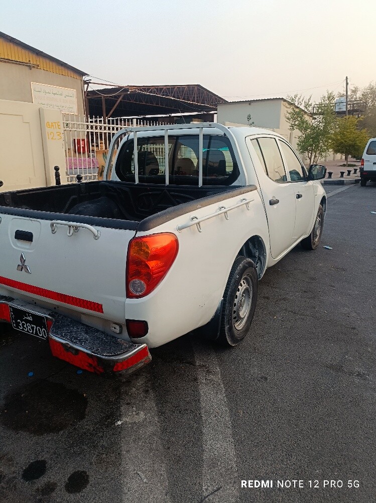 Mitsubishi pickup in good condition - 6