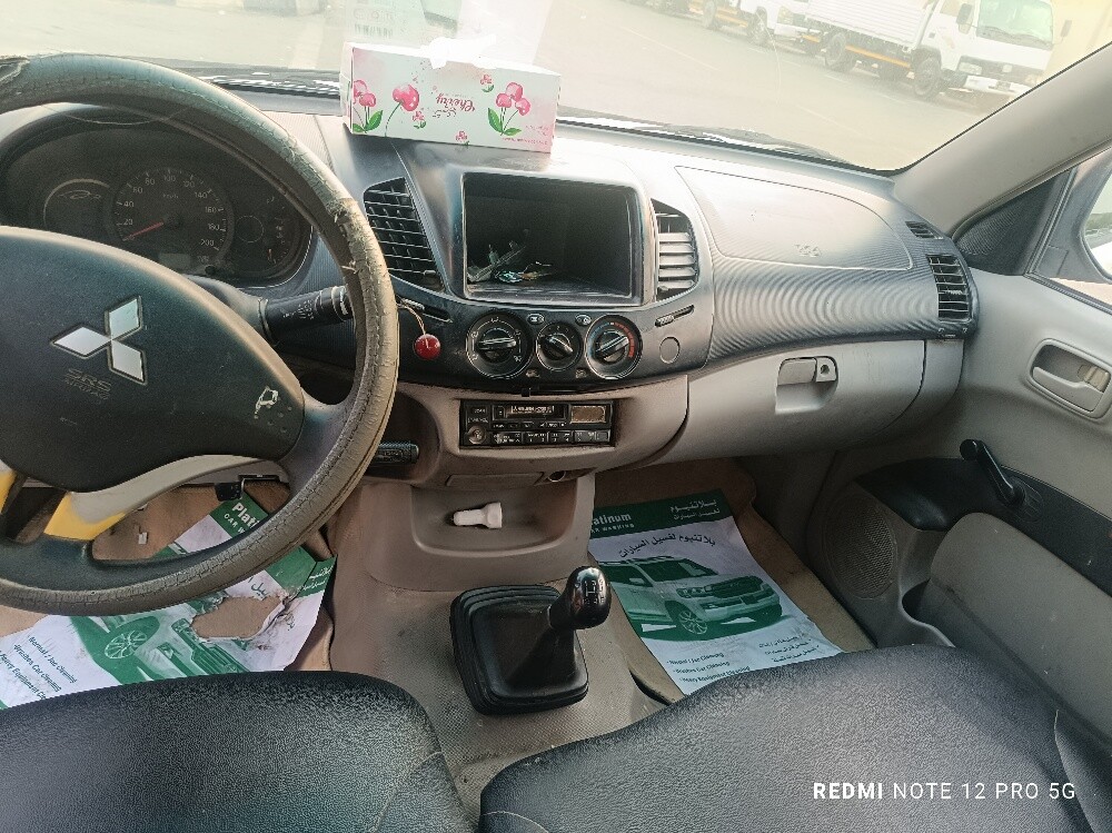 Mitsubishi pickup in good condition - 7