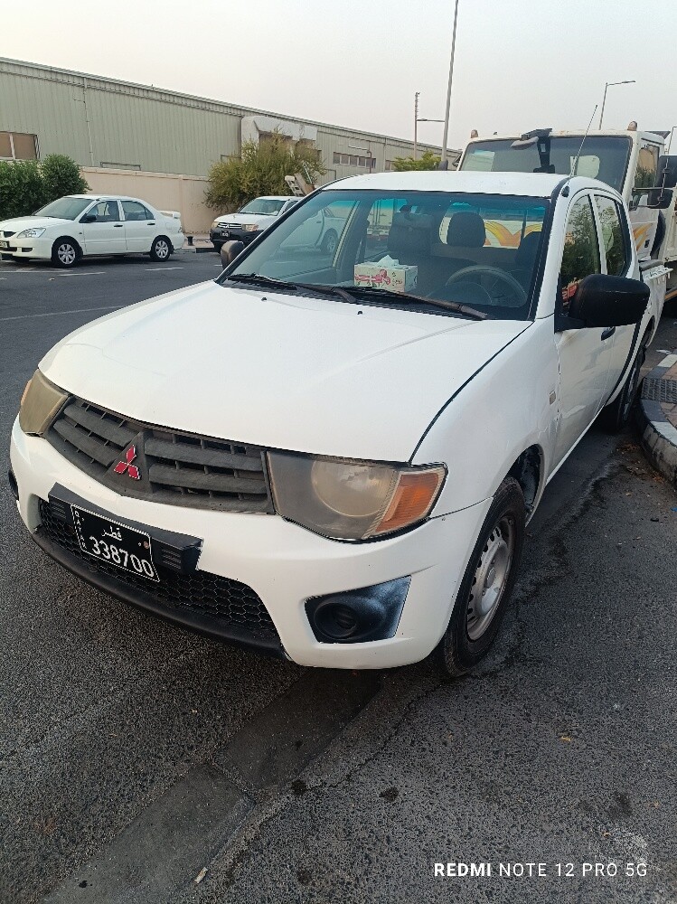 Mitsubishi pickup in good condition - 3