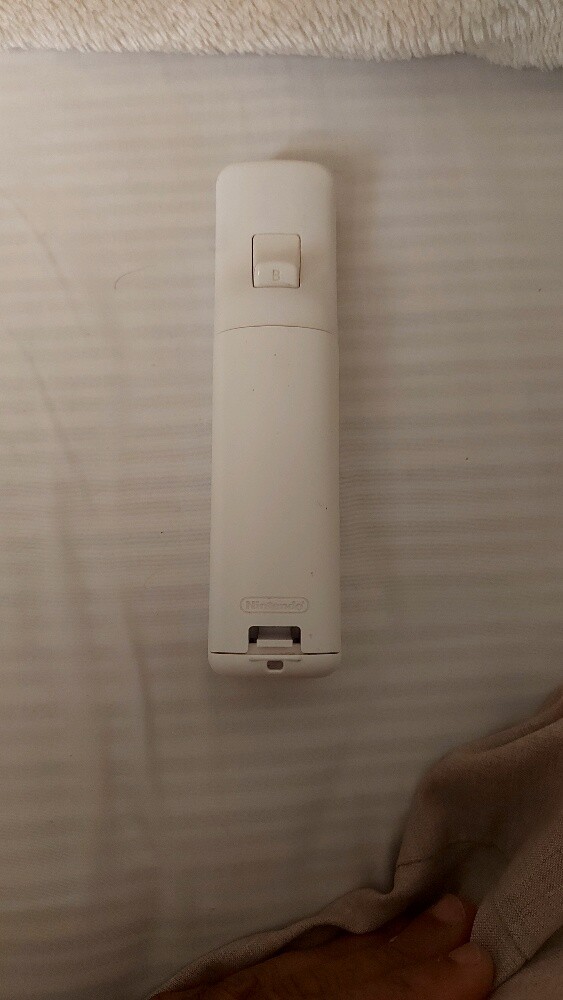 Nintendo wii remote - 2