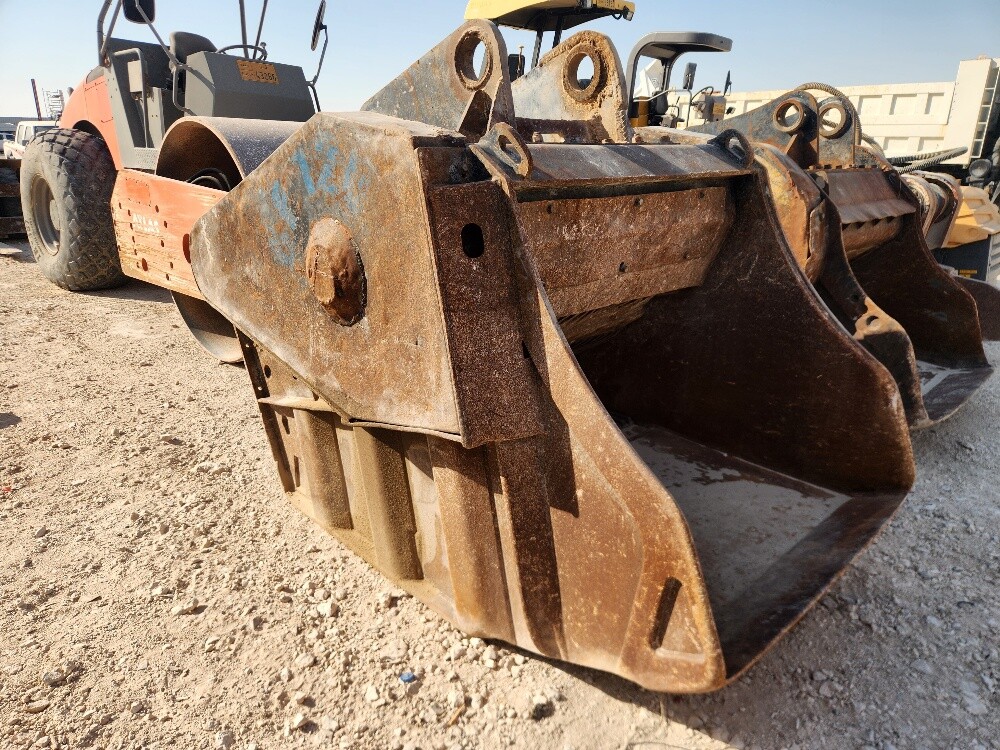 MB Bucket Crusher BF120 - 1